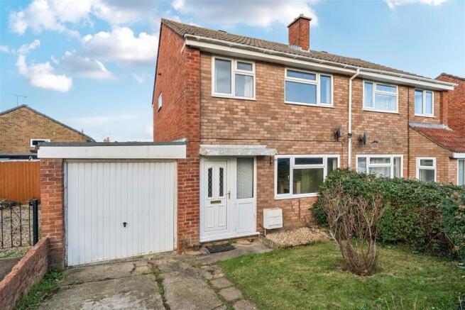 3 bed property, in Herne Rise, £270,000