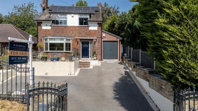 5 bed property, in Park Lane, £760,000