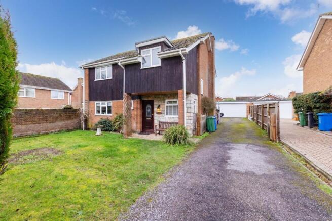 4 bed property, in Avondale, £830,000
