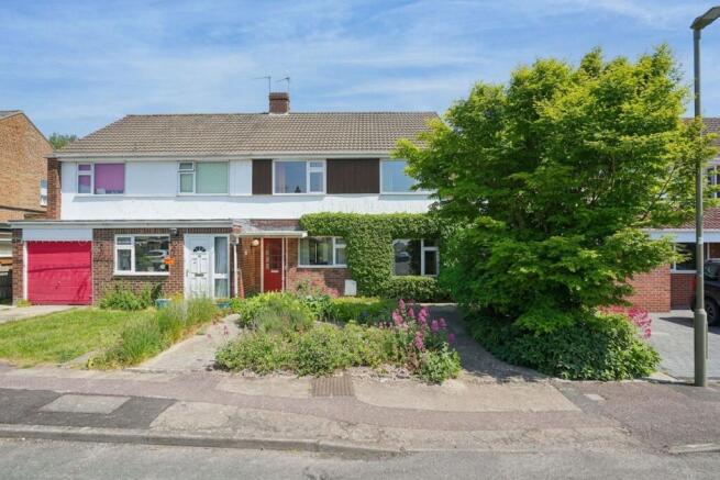 4 bed property, in Truelocks Way, £375,000
