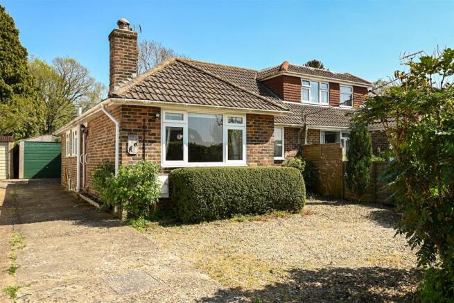 2 bed property, in Wood Lane, £449,950