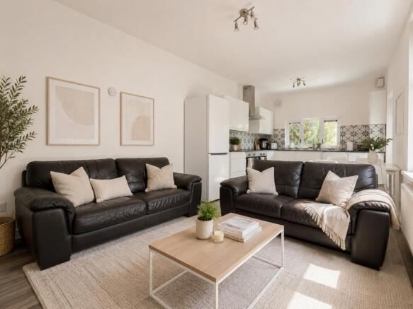 5 bed property, in Mackintosh Place, £350,000