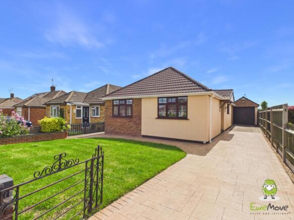 3 bed property, in Brackley Way, £475,000