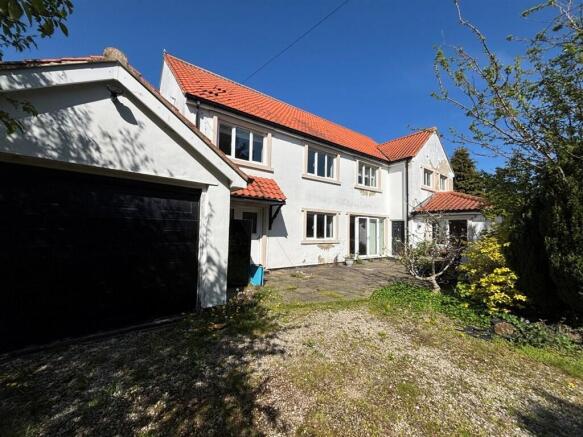 7 bed property, in Lunnsfield Lane, £405,000
