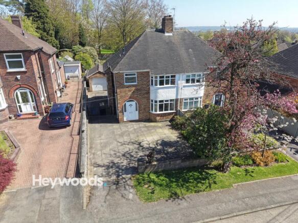 3 bed property, in Chester Crescent, £270,000