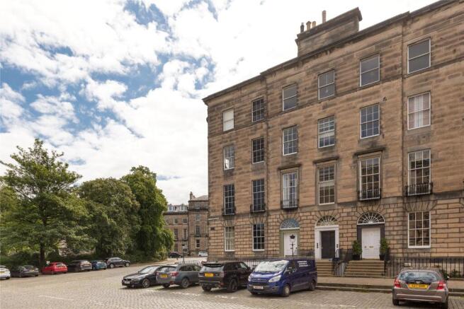 2 bed property, in Gloucester Place, £1,050,000