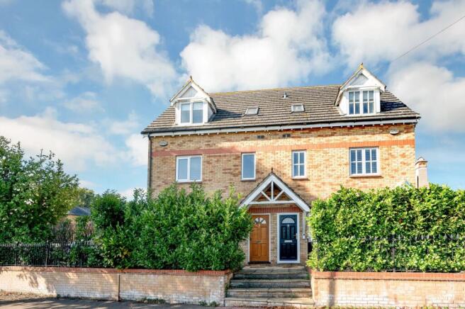 3 bed property, in Ryhall Road, £350,000