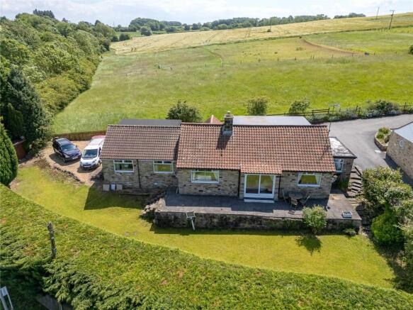 5 bed property, in Wattle Syke, £750,000