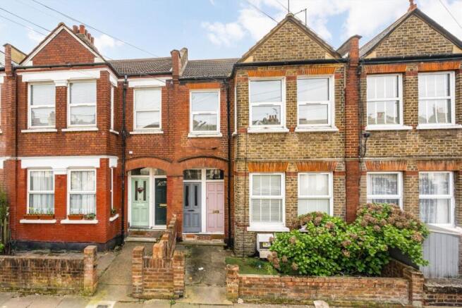 3 bed property, in Chapter Road, £400,000