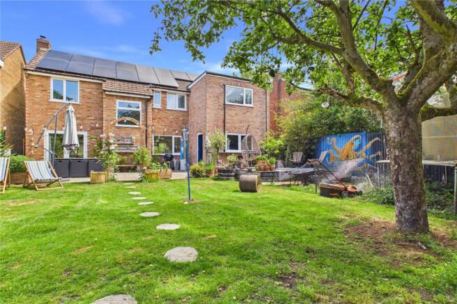 5 bed property, in Berrys Road, £675,000