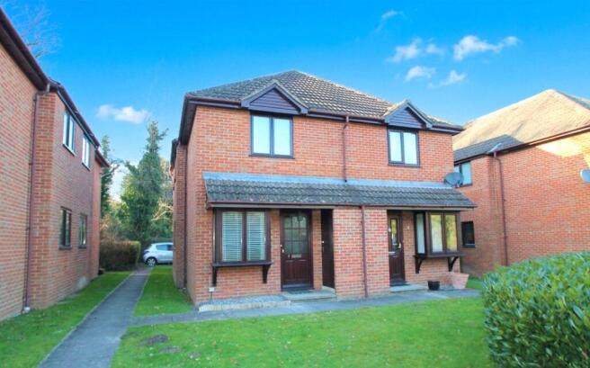 1 bed property, in Oak View, £229,950