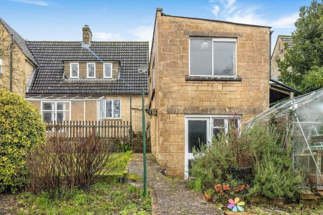 2 bed property, in Horsley, £290,000