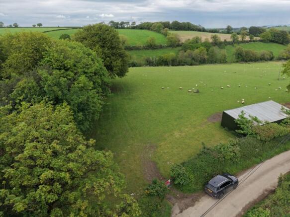 Studio, in Illand, £175,000