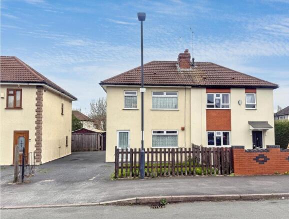 3 bed property, in 6 Cockayne Street South, £39,000