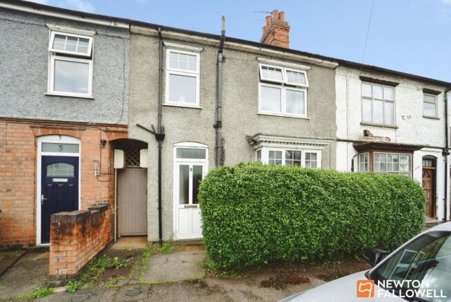 3 bed property, in Elms Grove, £210,000