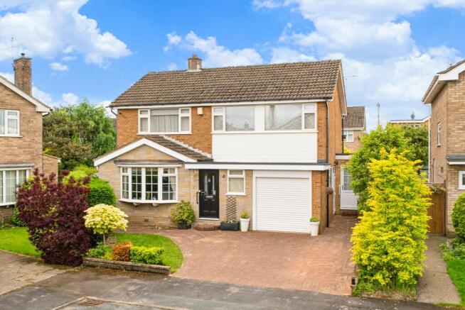 4 bed property, in Mallinson Crescent, £575,000