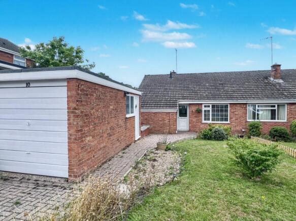 2 bed property, in Collaton Road, £245,000