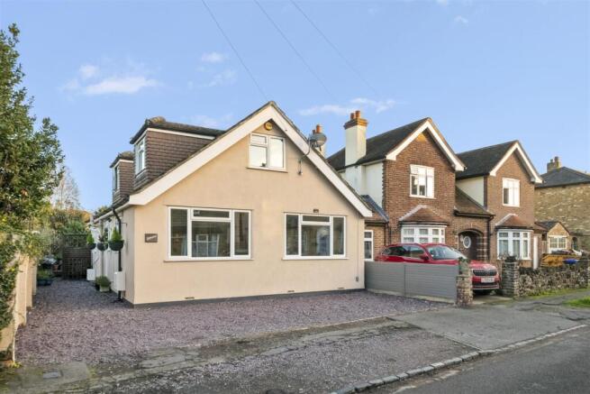 4 bed property, in Cecil Road, £700,000