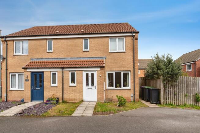 3 bed property, in Crucible Close, £230,000