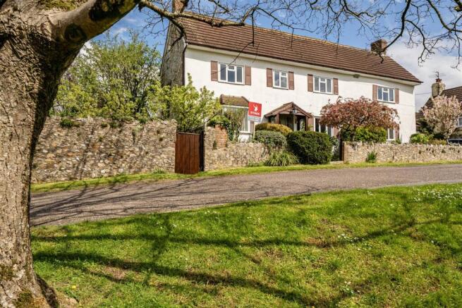 5 bed property, in Whitford Road, £625,000