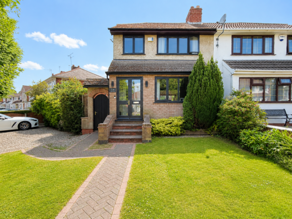 3 bed property, in Henlow Road, £294,000