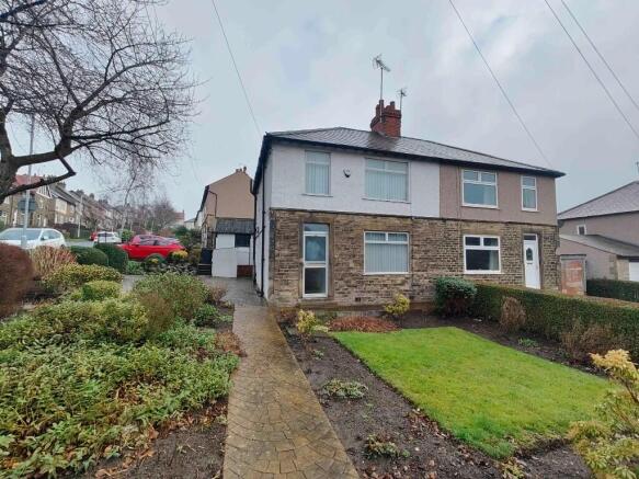 3 bed property, in Bradford Road, £235,000