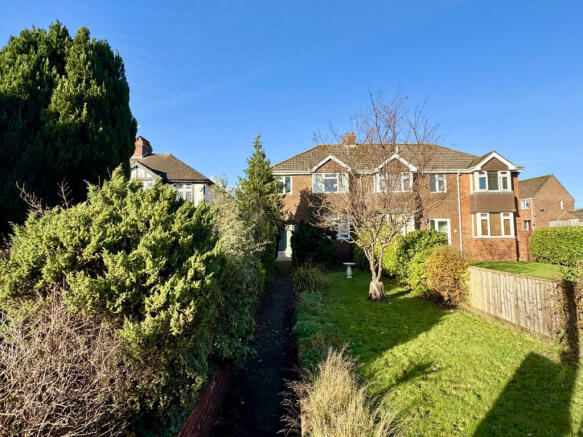 3 bed property, in Honiton Road, £335,000