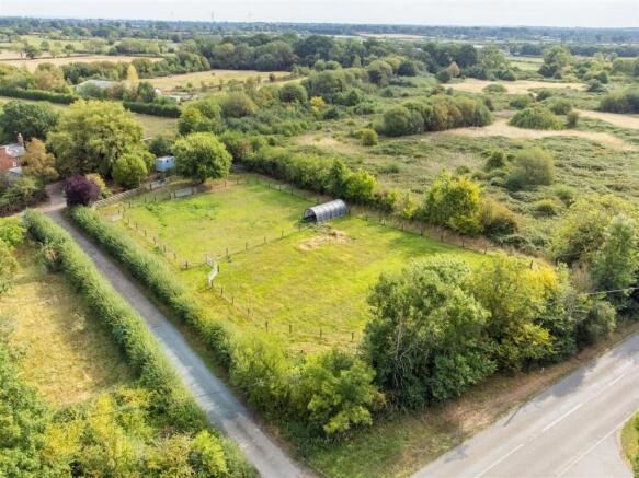 5 bed property, in Lutterworth Road, £895,000