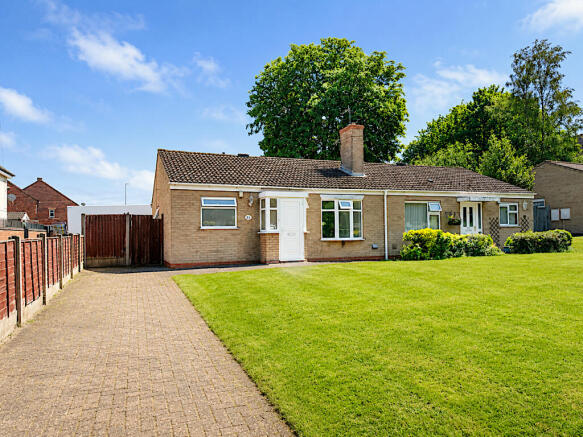 2 bed property, in Cannock Road, £240,000