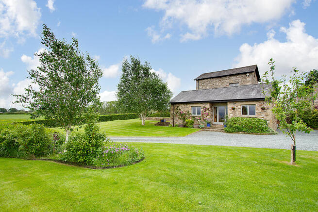 3 bed property, in The Stables, £645,000