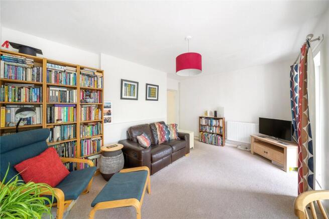 3 bed property, in Chobham Gardens, £400,000
