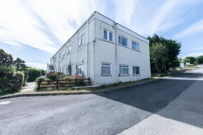 2 bed property, in Priests Way, £100,000