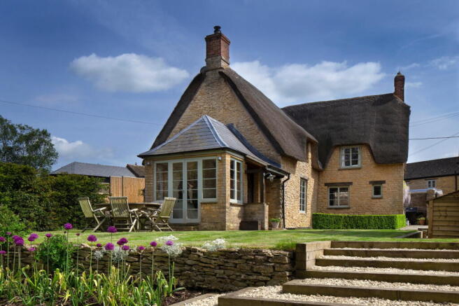 3 bed property, in South Street, £650,000