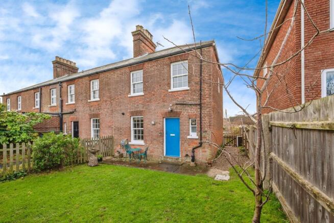 3 bed property, in Walcott Road, £270,000