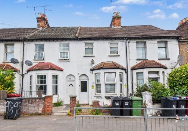 6 bed property, in 96 Bath Road, £540,000