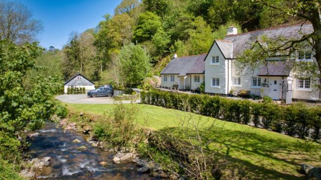 5 bed property, in Martinhoe, £668,000