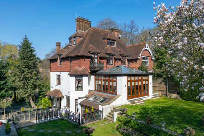 5 bed property, in Hampstead Town, £4,999,000