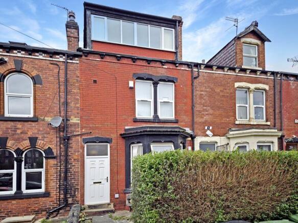 6 bed property, in Brudenell Grove, £475,000