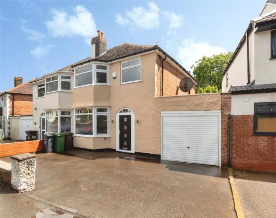 3 bed property, in Lyndon Road, £375,000