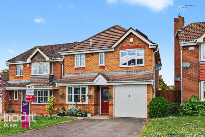 3 bed property, in Lows Court, £350,000