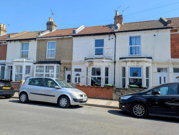 2 bed property, in Byron Road, £200,000