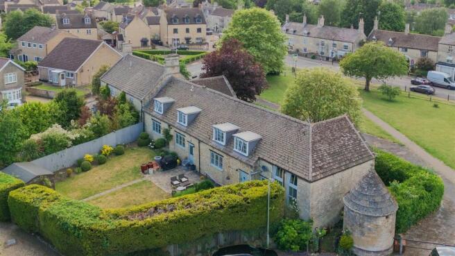 4 bed property, in School Lane, £675,000