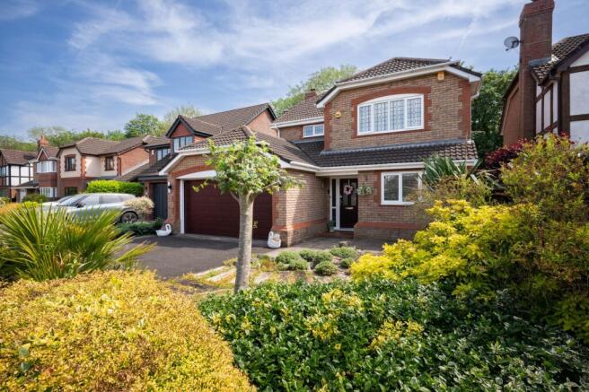 4 bed property, in Maesbrook Close, £445,000