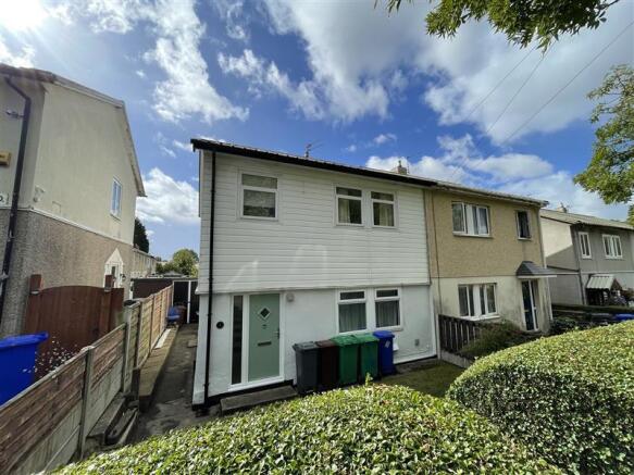 3 bed property, in 1 Thornby Walk, £165,000