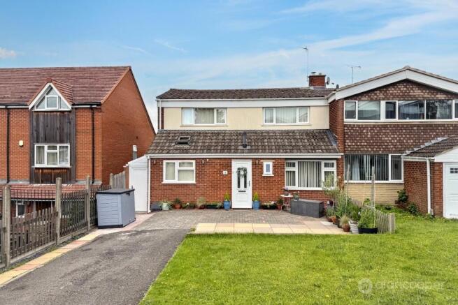 4 bed property, in Amos Avenue, £295,000