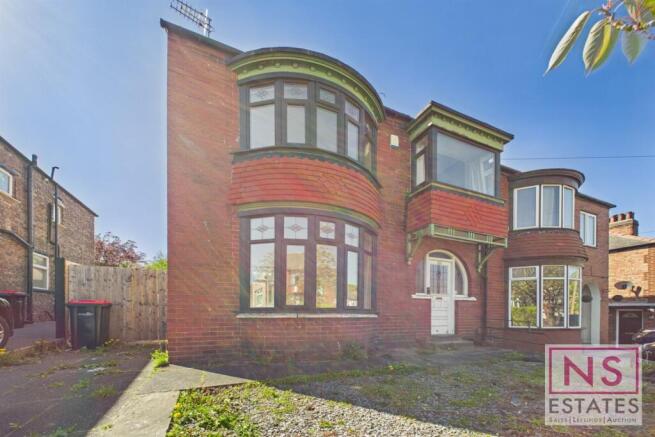 3 bed property, in Grosvenor Road, £180,000