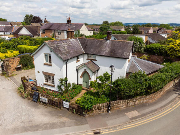 4 bed property, in High Street, £695,000
