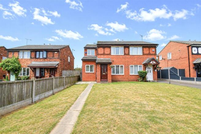 3 bed property, in Hawksmore Close, £240,000
