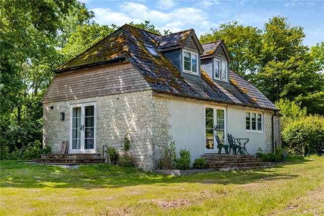 2 bed property, in Hugglers Hole, £495,000