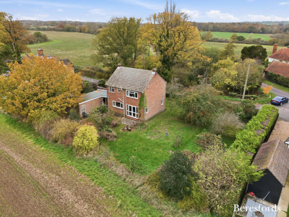 3 bed property, in Waltham Road, £700,000